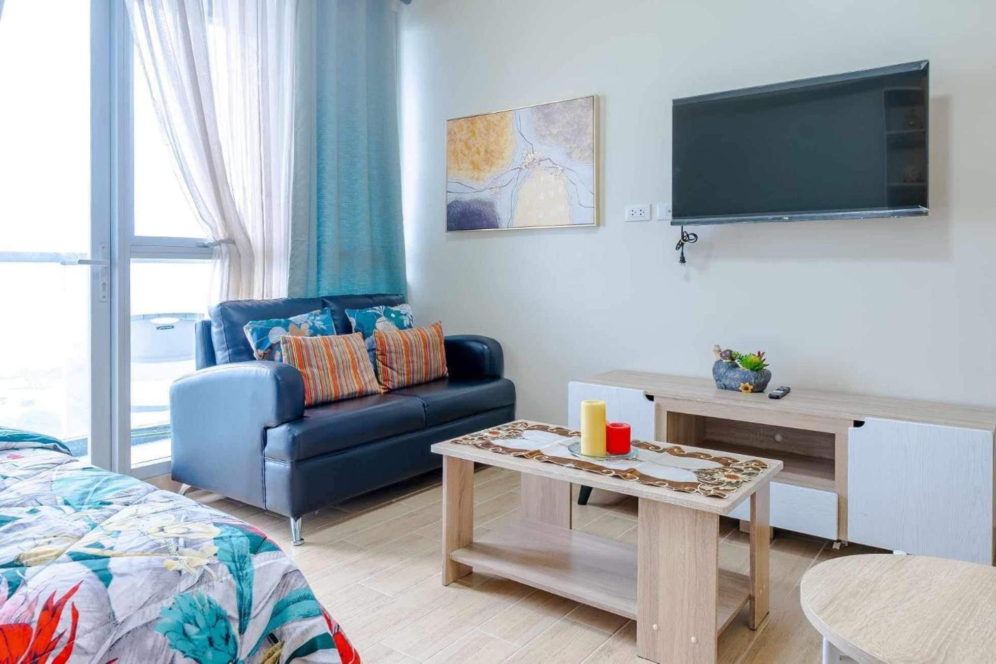 Jhezzstuffs Staycation Iloilo Extérieur photo