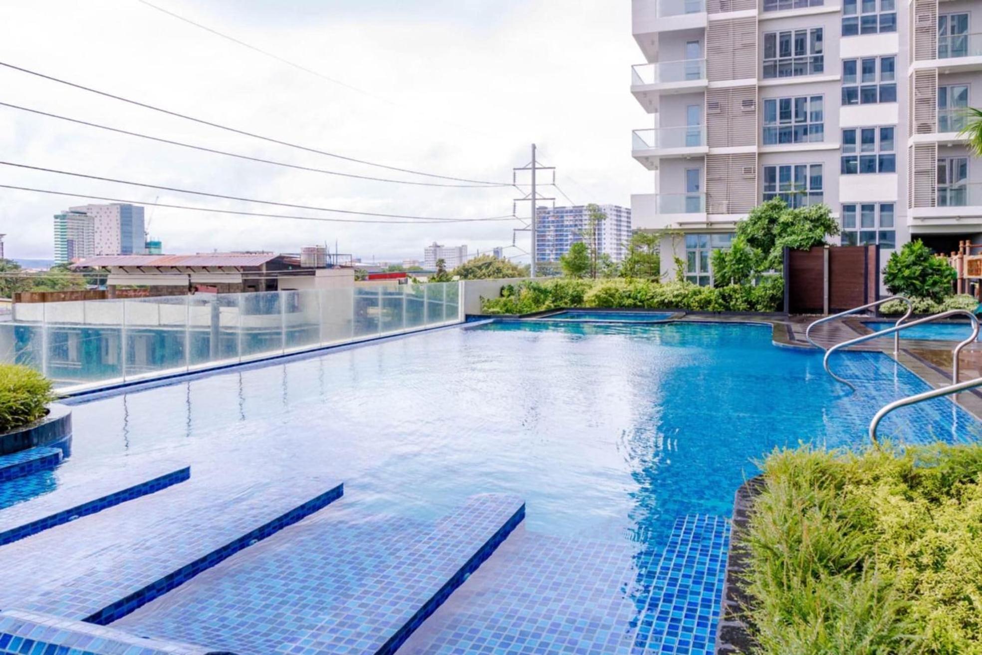 Jhezzstuffs Staycation Iloilo Extérieur photo